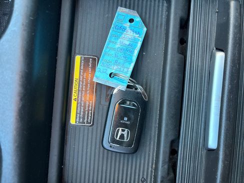 Used 2022 Honda Odyssey Elite image 39