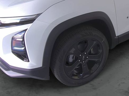 New 2026 Chevrolet Equinox LT w/ Convenience Package II FWD image 7