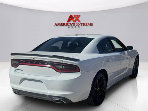 Used 2019 Dodge Charger SXT w/ Blacktop Package RWD image 6