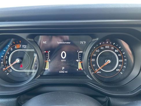 Used 2025 Jeep Wrangler Unlimited Rubicon w/ XTREMEE 35" Tire Package image 11