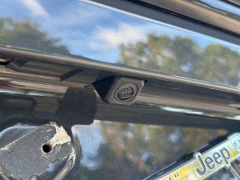 Used 2023 Toyota Corolla LE image 23