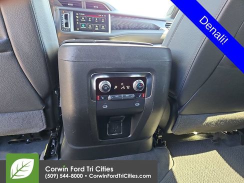 Used 2024 GMC Yukon XL Denali AWD/4WD image 33