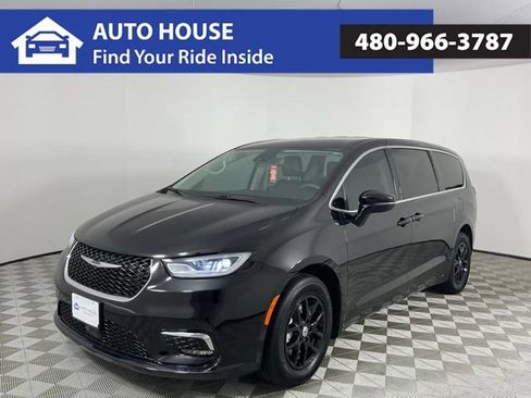 Used 2024 Chrysler Pacifica Touring-L FWD image 1
