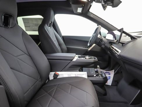 New 2026 BMW iX xDrive60 w/ Premium Package image 31