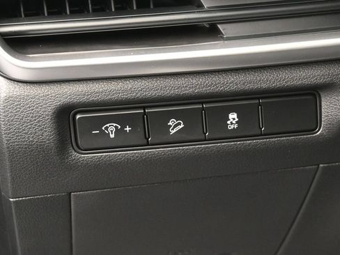 Used 2024 Kia Telluride LX FWD image 16