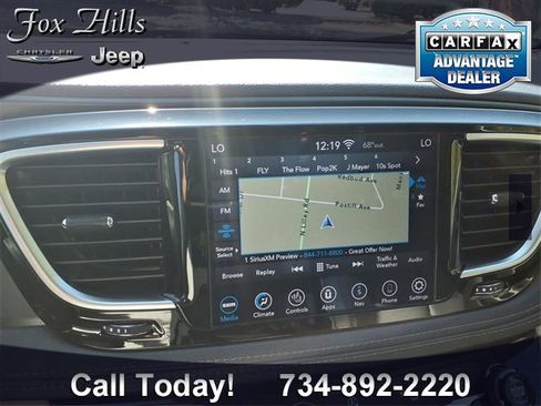 Used 2020 Chrysler Pacifica Limited w/ Tire & Wheel Group image 20