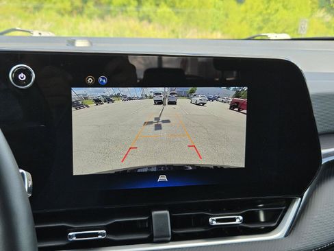 Used 2026 Chevrolet Equinox LT FWD image 19