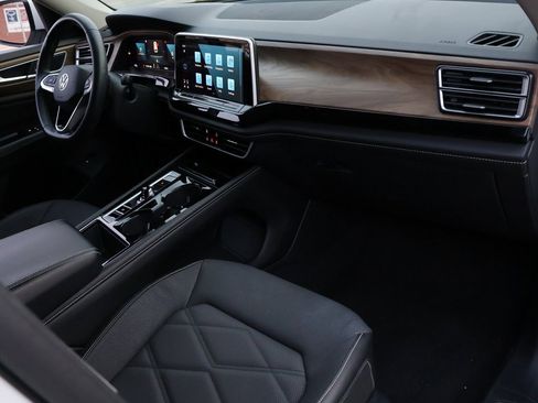 Used 2024 Volkswagen Atlas SE image 10