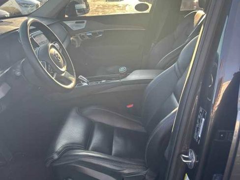 Certified 2023 Volvo XC90 T8 Ultimate w/ Lounge Package AWD/4WD image 2