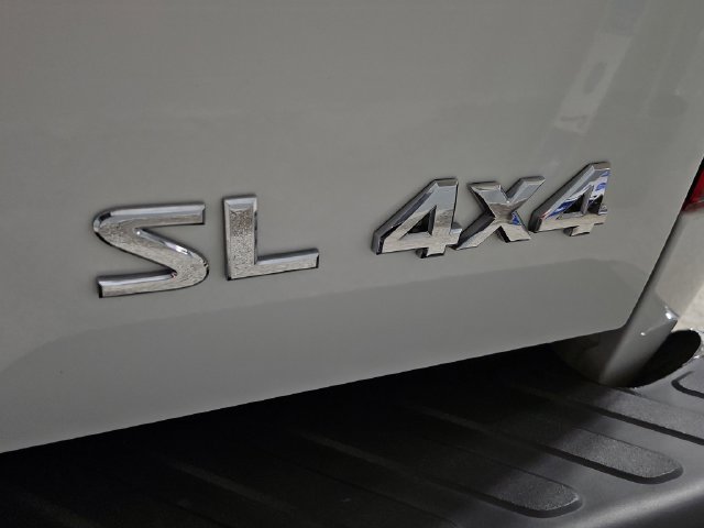Used 2016 Nissan Frontier SL AWD/4WD image 40