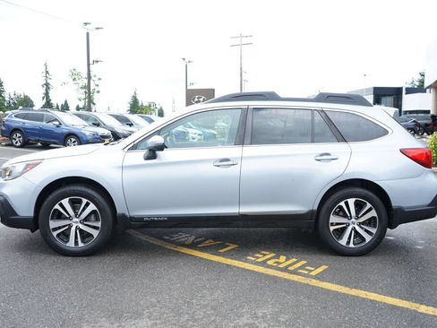 Used 2019 Subaru Outback 3.6R Limited AWD/4WD image 8