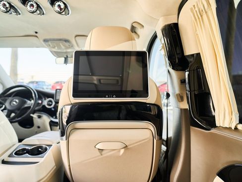 Used 2021 Mercedes-Benz Metris Passenger w/ Premium Safety Package image 37