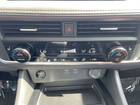 Certified 2026 Nissan Rogue SV AWD/4WD image 28