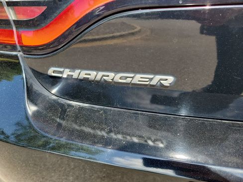 Used 2016 Dodge Charger SE RWD image 27