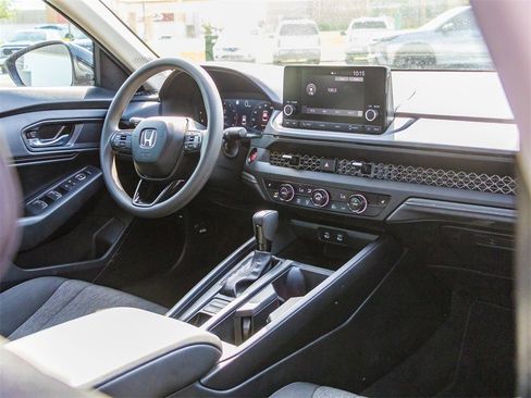 Used 2025 Honda Accord SE image 22