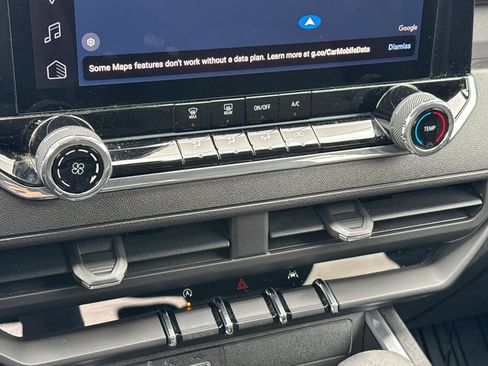 Used 2023 Chevrolet Colorado Trail Boss w/ Technology Package image 30