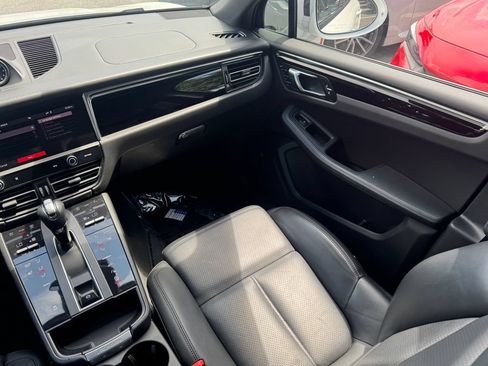 Used 2022 Porsche Macan AWD/4WD image 15
