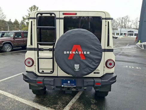 Used 2025 INEOS Grenadier Fieldmaster Edition image 5