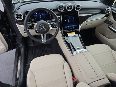 Certified 2025 Mercedes-Benz GLC 350e 4MATIC image 19