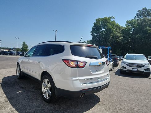 Used 2017 Chevrolet Traverse Premier FWD image 3