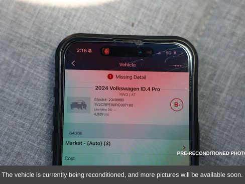 Used 2024 Volkswagen ID.4 Pro image 18