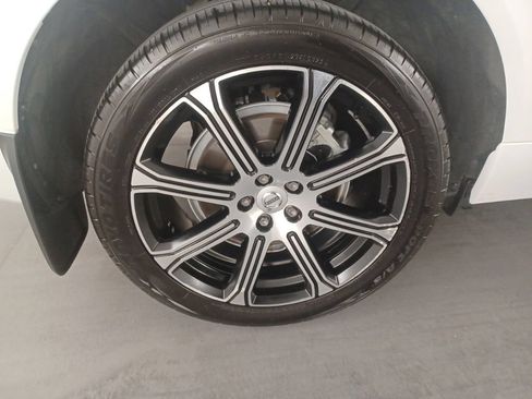 Used 2018 Volvo XC60 T6 Inscription w/ Luxury Seat Package AWD/4WD image 2