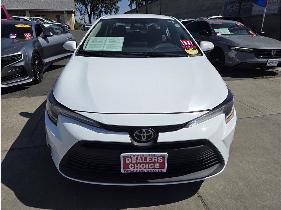Used 2023 Toyota Corolla LE FWD image 1