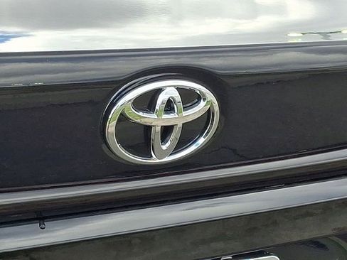 Certified 2025 Toyota Corolla LE image 30