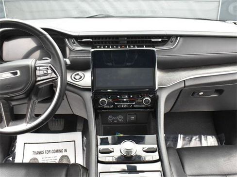 Certified 2022 Jeep Grand Cherokee L Overland w/ Luxury Tech Group IV image 9