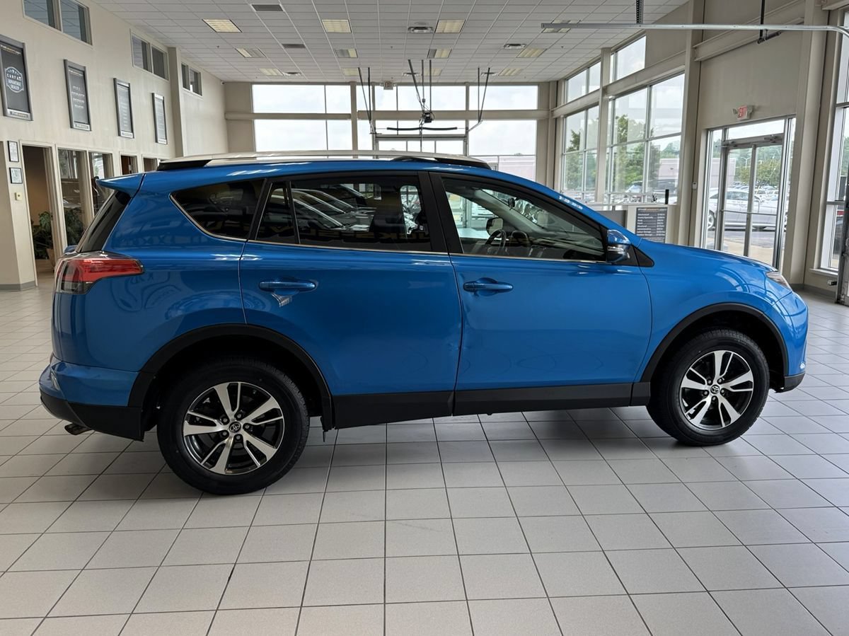 Used 2016 Toyota RAV4 XLE AWD/4WD image 6