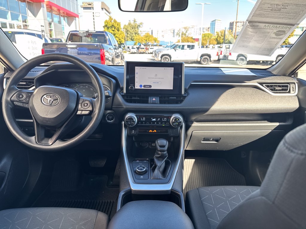 Used 2025 Toyota RAV4 XLE AWD/4WD image 12