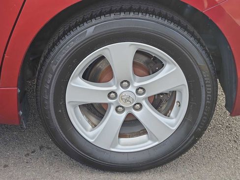 Used 2011 Toyota Sienna LE image 12