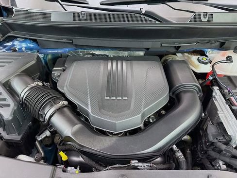 Used 2024 Chevrolet Traverse RS image 34