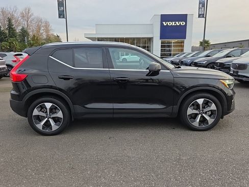 Certified 2023 Volvo XC40 B5 Plus w/ Driver Assist Package image 9