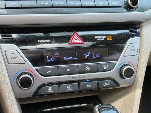 Used 2018 Hyundai Elantra Value Edition FWD image 20