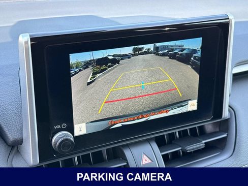 Used 2025 Toyota RAV4 XLE FWD image 25
