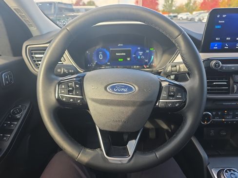 Used 2022 Ford Escape SEL w/ Technology Package image 33