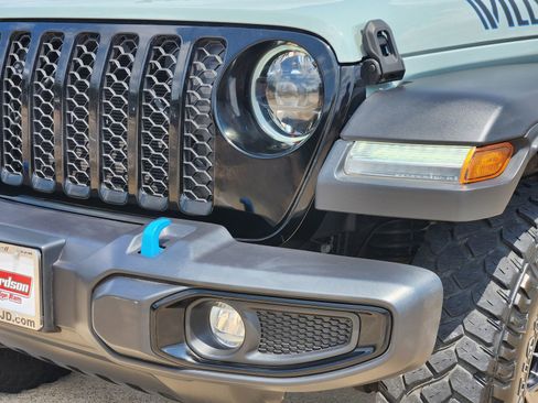 Used 2023 Jeep Wrangler Unlimited w/ Sun & Screen Package AWD/4WD image 7