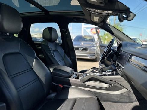 Used 2020 Porsche Cayenne image 21