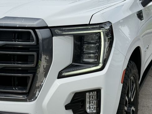 Used 2023 GMC Yukon XL AT4 w/ AT4 Premium Package AWD/4WD image 11