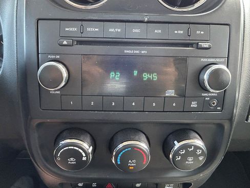 Used 2015 Jeep Patriot High Altitude FWD image 23