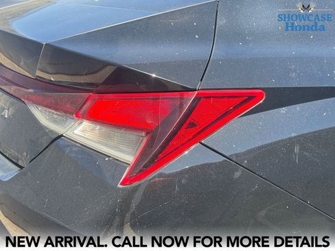 Used 2023 Hyundai Elantra SEL w/ Convenience Package FWD image 10