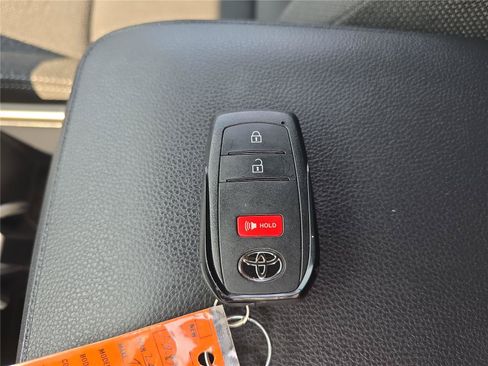 Used 2026 Toyota 4Runner SR5 AWD/4WD image 28