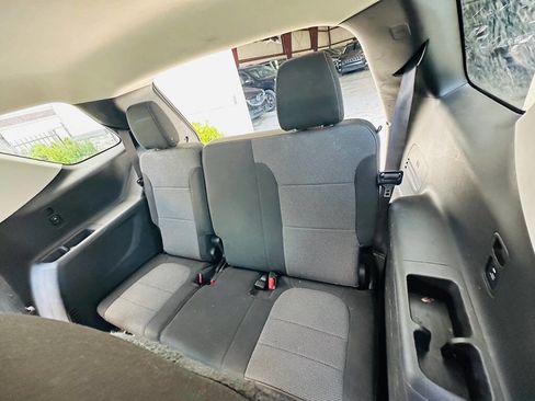 Used 2019 Chevrolet Traverse LT FWD image 21