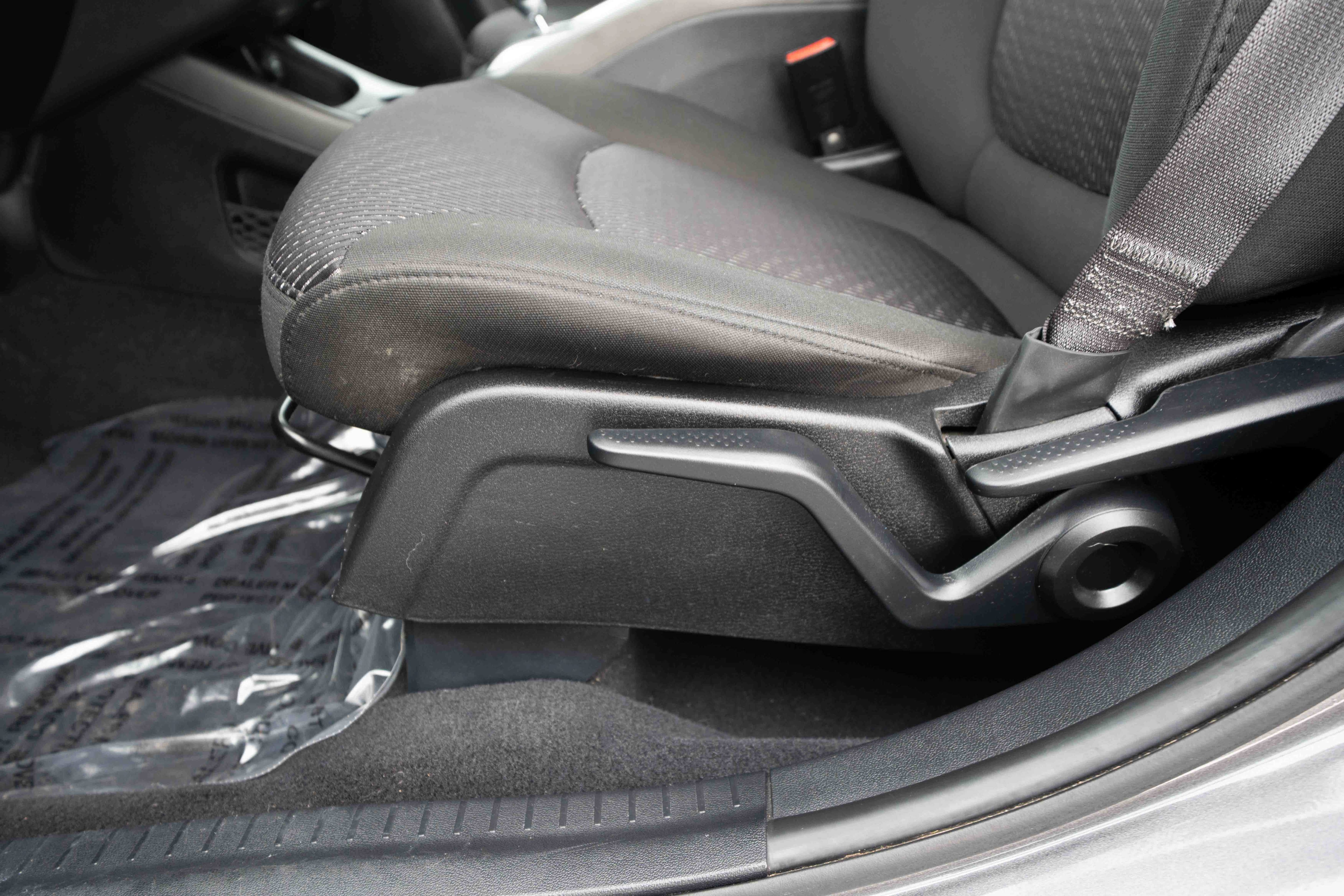 Used 2019 Dodge Journey SE FWD image 12