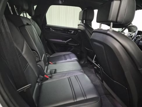 Used 2022 Porsche Cayenne S image 23