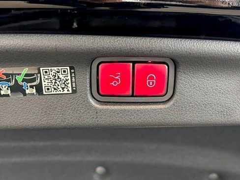 Certified 2025 Mercedes-Benz C 300 Sedan image 37