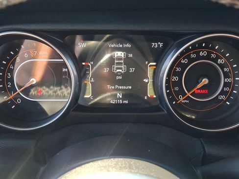 Used 2020 Jeep Wrangler Unlimited Sahara image 26