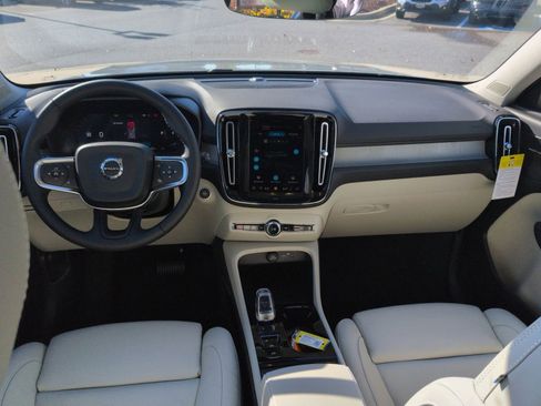 New 2026 Volvo XC40 B5 Ultra w/ Protection Package Premier image 23