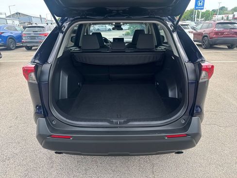 Used 2025 Toyota RAV4 XLE AWD/4WD image 7